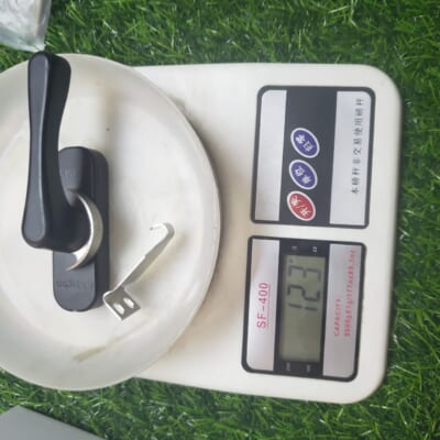 Tay nắm cửa đa điểm