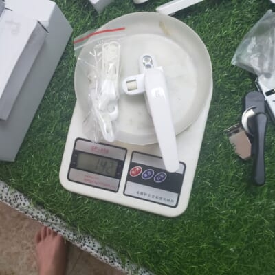 Tay nắm cửa đa điểm