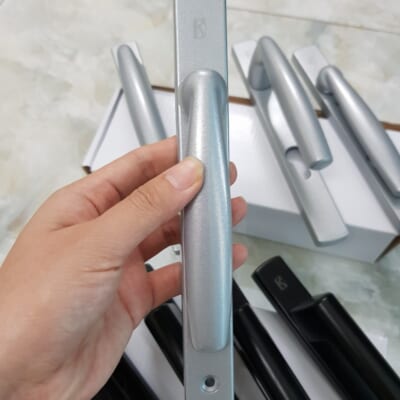 Tay nắm cửa đơn điểm