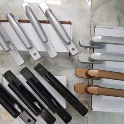Tay nắm cửa đơn điểm