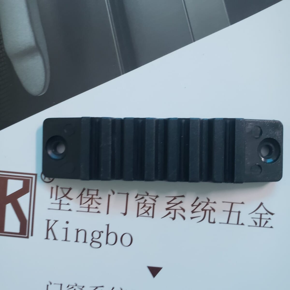 Phụ kiện cửa nhôm