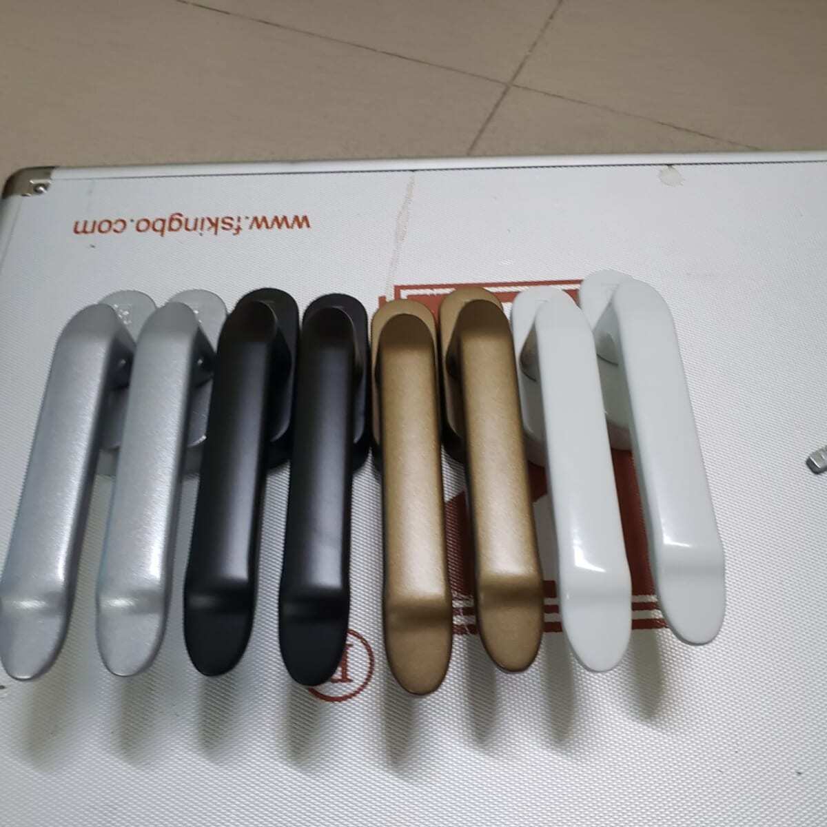 Tay nắm cửa các loại