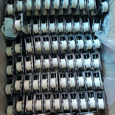 Bánh xe cửa lùa